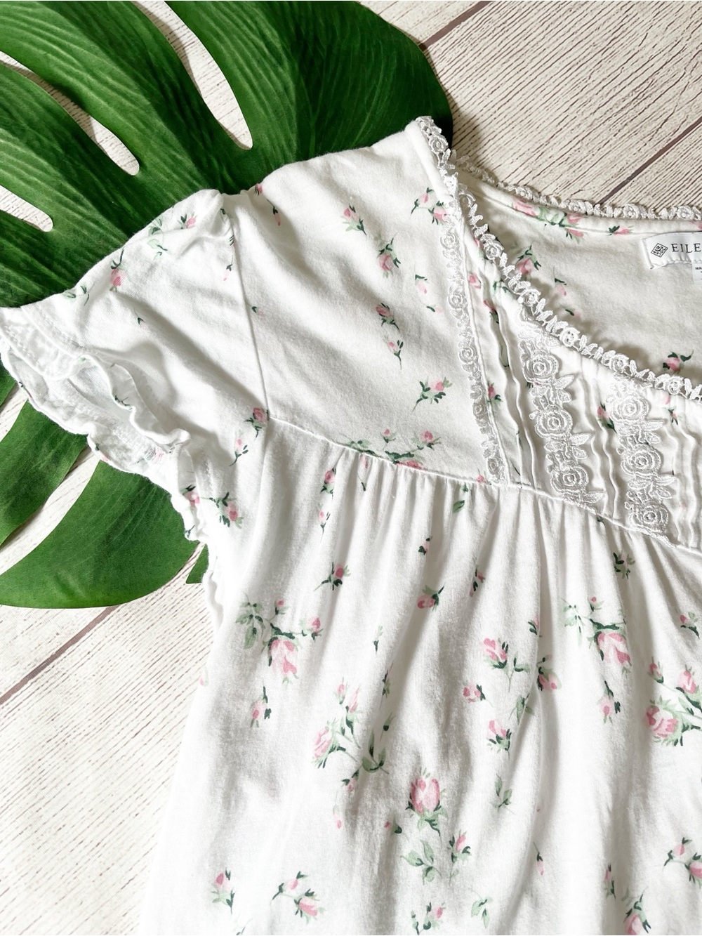 Eileen West long rosebud print cap sleeve nightgown - Picture 9 of 14